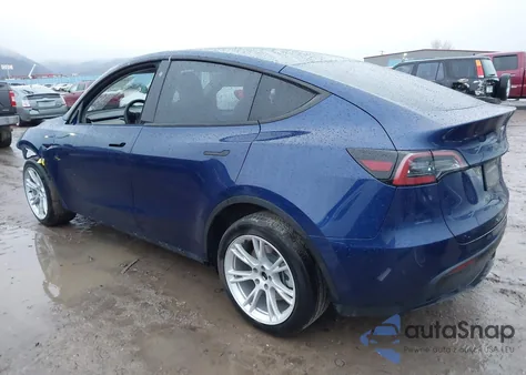 2022 Tesla Model Y Long Range Dual Motor All-Wheel Drive z USA, uszkodzony, nr VIN 7SAYGDEE3NF362863